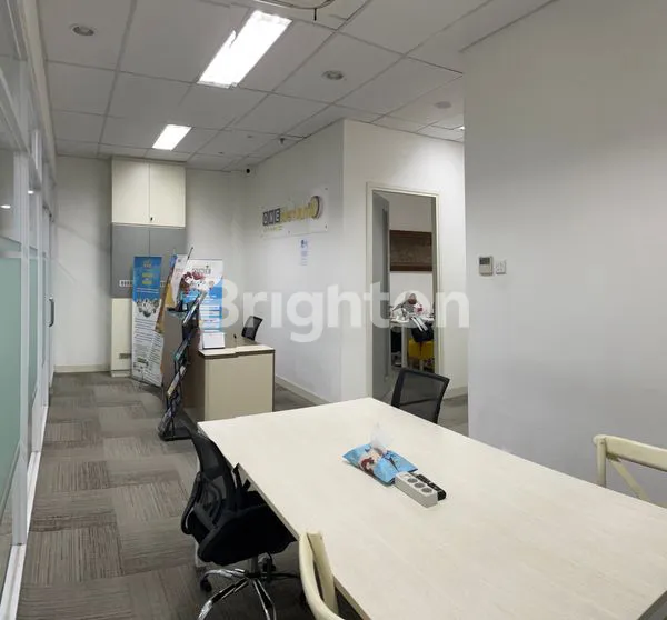 image DISEWAKAN RUANG PERKANTORAN PRAXIS LANTAI 3, SURABAYA PUSAT (2)