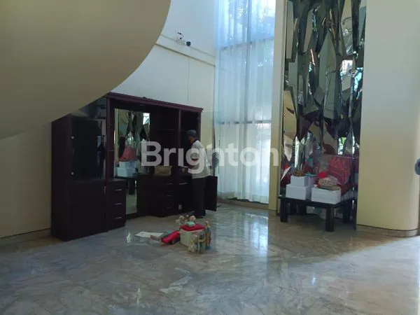 image RUMAH PUSAT KOTA SELANGKAH KE RAYA DARMO (3)