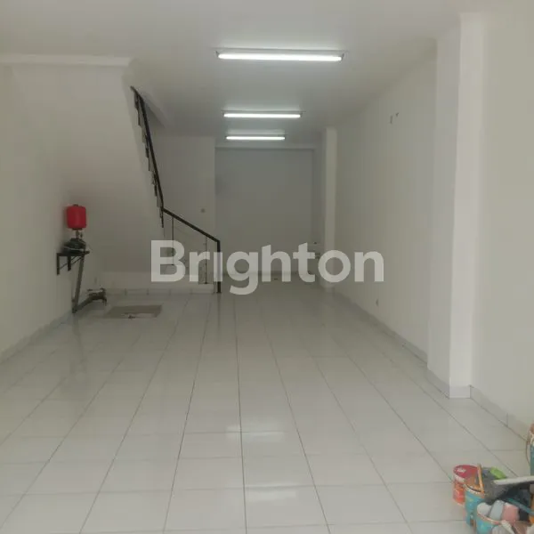 image RUKO 3,5 LANTAI LOKASI STRATEGIS PINGGIR JALAN KEMBANGAN (2)