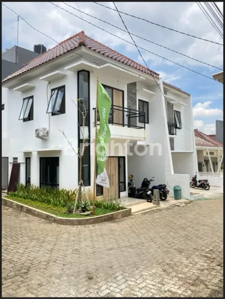 image RUMAH 2 LANTAI DEKAT LRT CIRACAS, SHM, 3 KT (2)