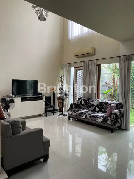 image RUMAH ROYAL RESIDENCE FULL FURNISH SIAP HUNI (2)