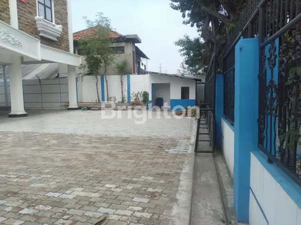 image GEDUNG KANTOR 5 LANTAI DI JALAN DAAN MOGOT, LOKASI STRATEGIS DAN PARKIRAN LUAS.. (2)