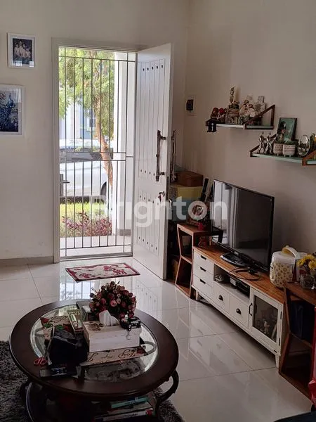 image RUMAH SEMI FURNISHED SUVARNA SUTERA CLUSTER DELPHINA (3)