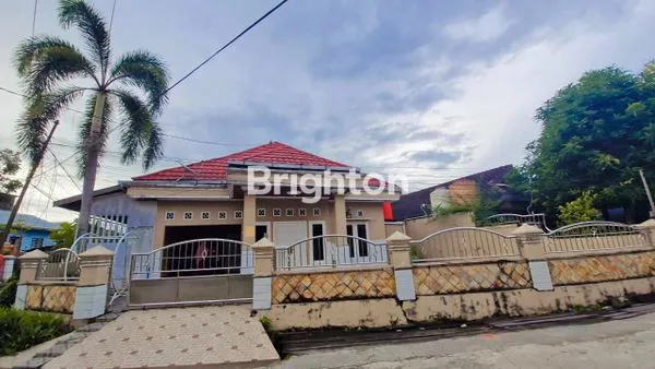 image RUMAH CANTIK DI TENGAH KOTA (8)