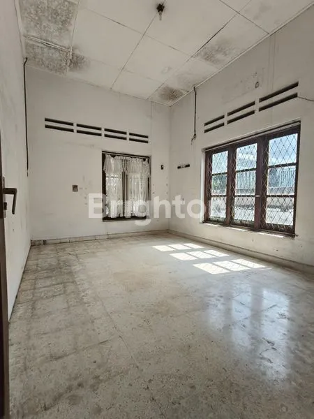 image RUMAH DENGAN LUASAN TANAH  800 AN  LOKASI KEDIRI KOTA (6)