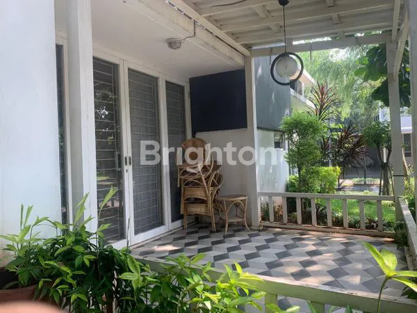 image RUMAH MEWAH 4+1 KT DI EMERALD VIEW BINTARO, TANGERANG SELATAN (4)