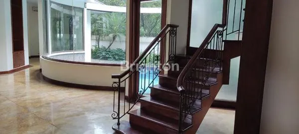 image RUMAH DI LINGKUNGAN EXECUTIF: LUAS 800 M, ADA KOLAM RENANG PATRA KUNINGAN, KOMPLEK MENTERI RASUNA SAID (5)