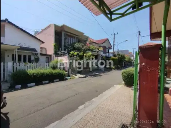 image RUMAH 2 LANTAI HOOK LOKASI STRATEGIS DI TAMAN CIMANGGU BOGOR (3)