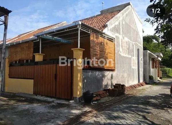 RUMAH BLITAR KOTA 2 LANTAI MODERN BAGUS SIAP HUNI