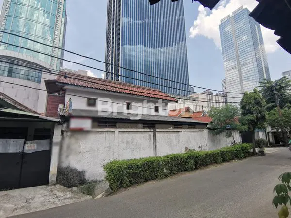 RUMAH BERADA DI ZONA COMMERSIL - KARET TENGIN ( JAKARTA PUSAT ) 50 M