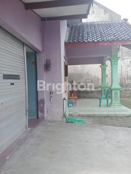 image RUMAH HALAMAN SANGAT LUAS COCOK UNTUK USAHA RENTAL MOBIL (2)