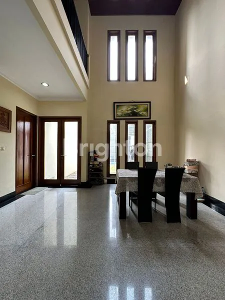 image RUMAH MEWAH HOOK + POOL DI CLUSTER ELITE ANTASARI, 5 KT (5)