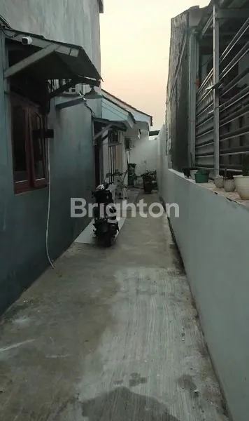 image RUMAH BESERTA 3 RUMAH KONTRAKAN DI JALAN BADODON (8)