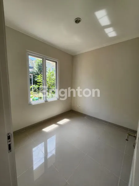 image RUMAH CANTIK SIAP HUNI DI SAMARA VILLAGE GADING SERPONG (4)