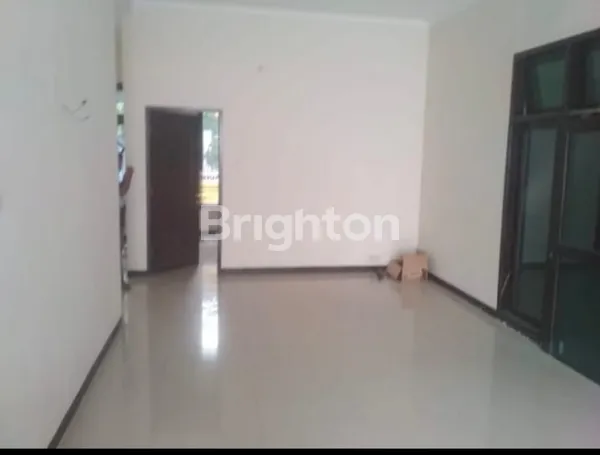 image RUMAH 1.5 LANTAI SIAP HUNI DI MEDOKAN ASRI (2)