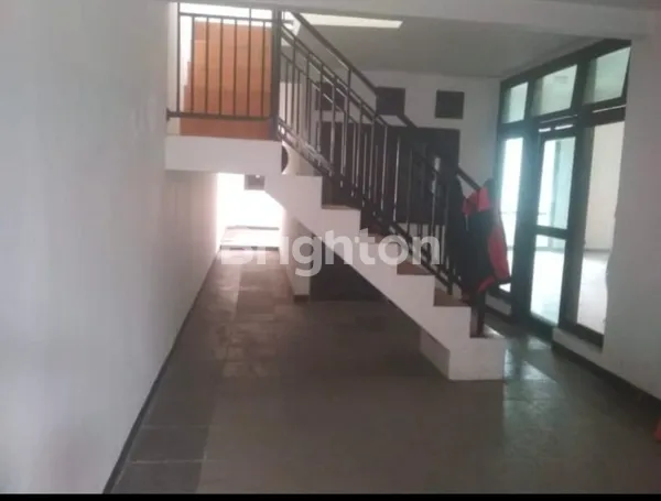 image RUMAH 1.5 LANTAI SIAP HUNI DI MEDOKAN ASRI (4)