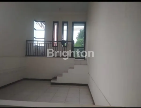 image RUMAH 1.5 LANTAI SIAP HUNI DI MEDOKAN ASRI (7)