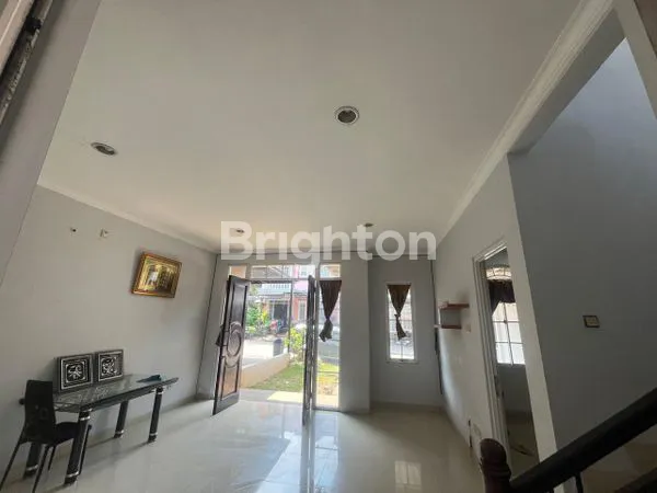 image RUMAH 2 LANTAI DI CLUSTER THE ROYAL 3 CIBUBUR COUNTRY (2)