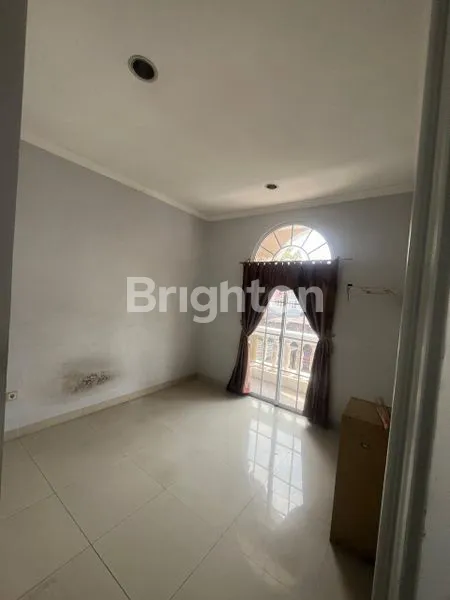 image RUMAH 2 LANTAI DI CLUSTER THE ROYAL 3 CIBUBUR COUNTRY (5)