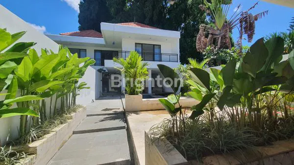 image LUXURIOUS MODERN LIVING VILLA AT SANUR KAUH. (4)