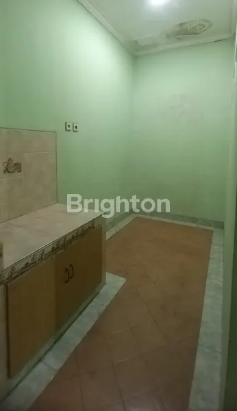 image RUMAH SIAP HUNI 3 LANTAI DI TANJUNG DUREN JAKARTA BARAT ROW JALAN 2 MOBIL (4)
