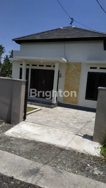 image RUMAH RAPI DI BAWAH 1M DALAM LINGKUNGAN PERUMAHAN ASRI GIANYAR (3)
