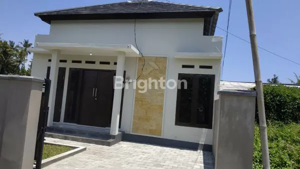 image RUMAH RAPI DI BAWAH 1M DALAM LINGKUNGAN PERUMAHAN ASRI GIANYAR (8)
