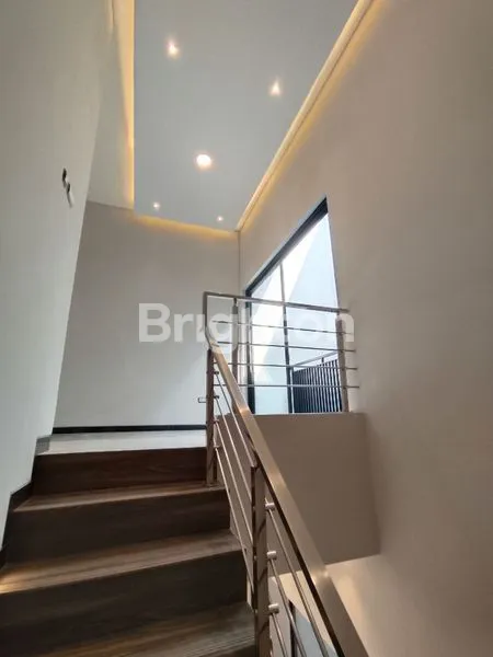 image RUMAH BARU MINIMALIS MULYOSARI TENGAH DEKAT PAKUWON CITY DAN KAMPUS ITS (6)