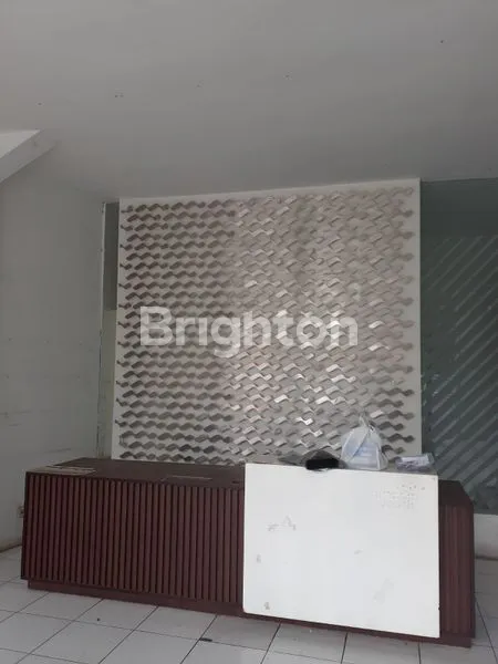 TEMPAT USAHA STRATEGIS JL. BENGAWAN