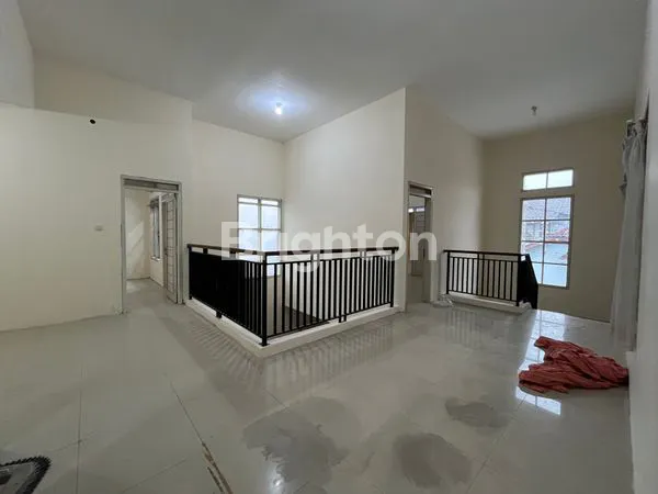 image RUMAH 2 LANTAI SIAP HUNI FAJAR INDAH COLOMADU DEKAT PINTU TOL (6)