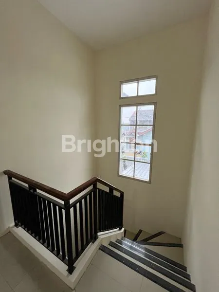 image RUMAH 2 LANTAI SIAP HUNI FAJAR INDAH COLOMADU DEKAT PINTU TOL (7)