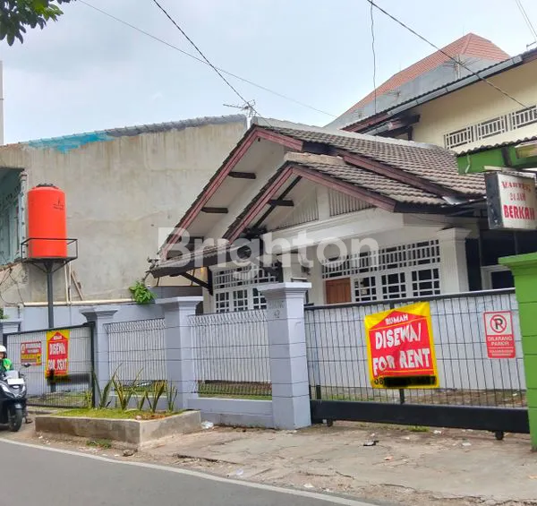 image RUMAH UNTUK KANTOR DI JALAN TANJUNG BARAT (1)