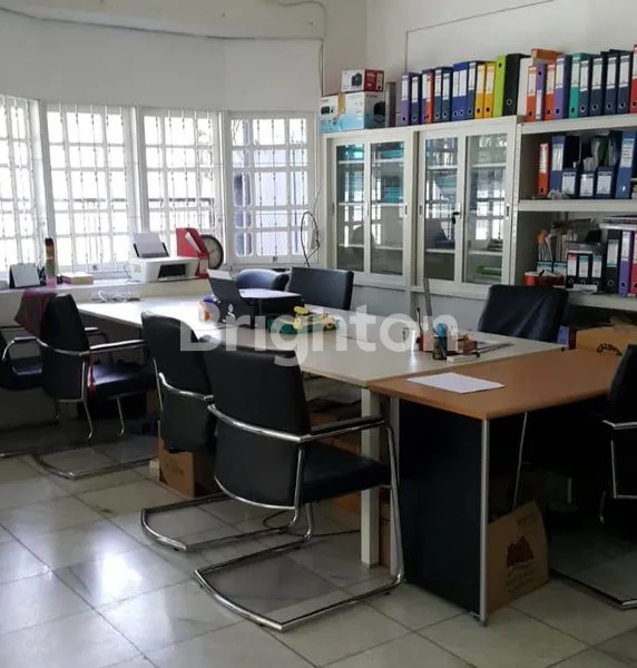 image RUMAH UNTUK KANTOR DI JALAN TANJUNG BARAT (2)