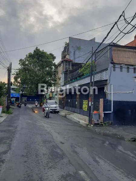 image RUMAH PLUS TOKO HADAP UTARA DI PINGGIR JALAN MONANG MANING (3)