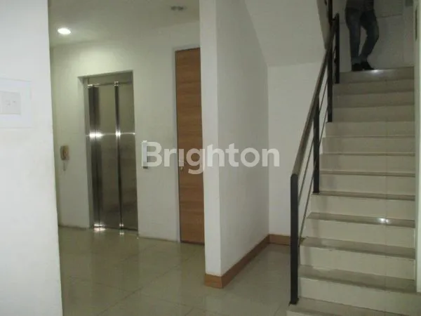 image DIJUAL KANTOR RUKO GANDENG 4 LANTAI FURNISHED DI JALAN ENDE TANJUNG PRIOK JAKARTA UTARA (4)