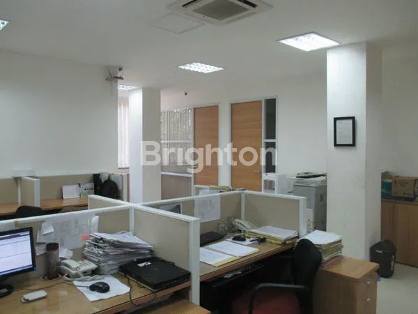 image DIJUAL KANTOR RUKO GANDENG 4 LANTAI FURNISHED DI JALAN ENDE TANJUNG PRIOK JAKARTA UTARA (7)