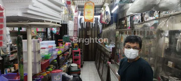 RUKO 3,5 LANTAI LOKASI DEPAN STASIUN JATINEGARA JAKARTA TIMUR