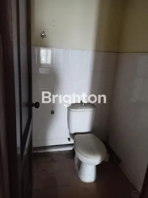 image RUKO 3 LANTAI LUAS DAN LENGKAP DENGAN GUDANG (6)