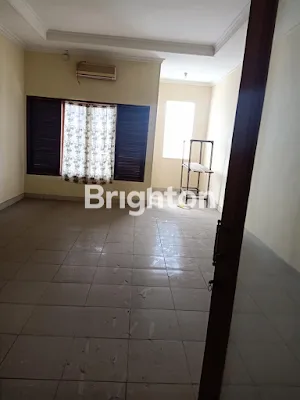 image RUKO 3 LANTAI LUAS DAN LENGKAP DENGAN GUDANG (8)