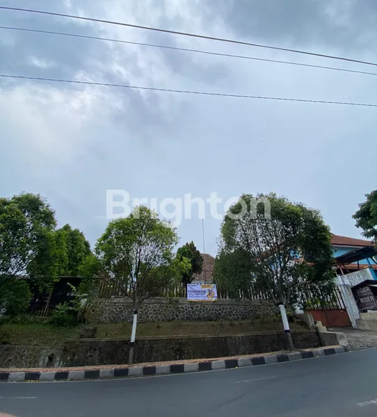 image FOR SALE VILLA DI BATU JALAN TRUNOJOYO NOL JALAN RAYA COCOK UNTUK VILLA, BISNIS, CAFE, DLL (3)