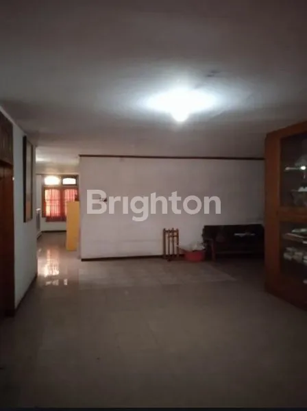 image RUMAH SIAP HUNI LOKASI SANGAT STRATEGIS DAN KOMERSIAL (6)