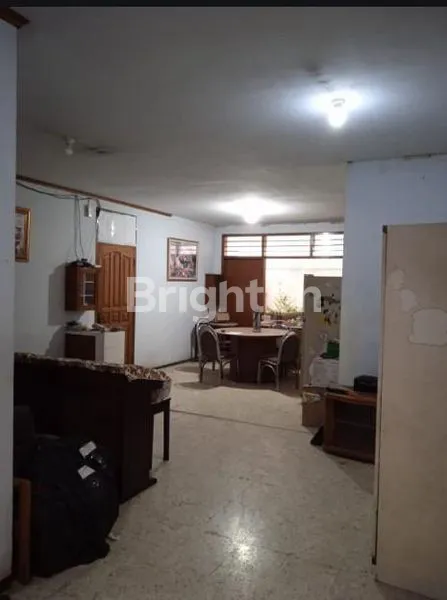 image RUMAH SIAP HUNI LOKASI SANGAT STRATEGIS DAN KOMERSIAL (2)