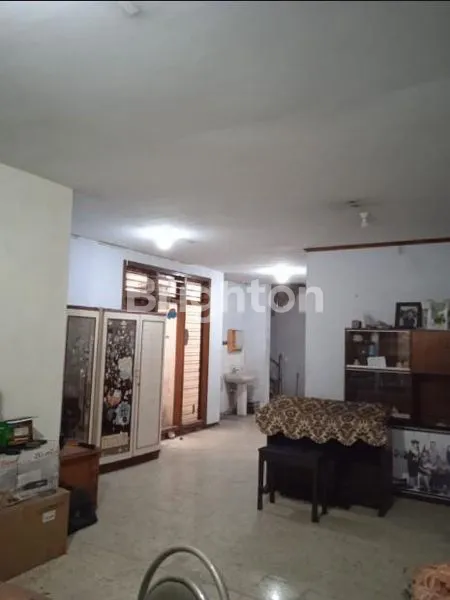 image RUMAH SIAP HUNI LOKASI SANGAT STRATEGIS DAN KOMERSIAL (3)