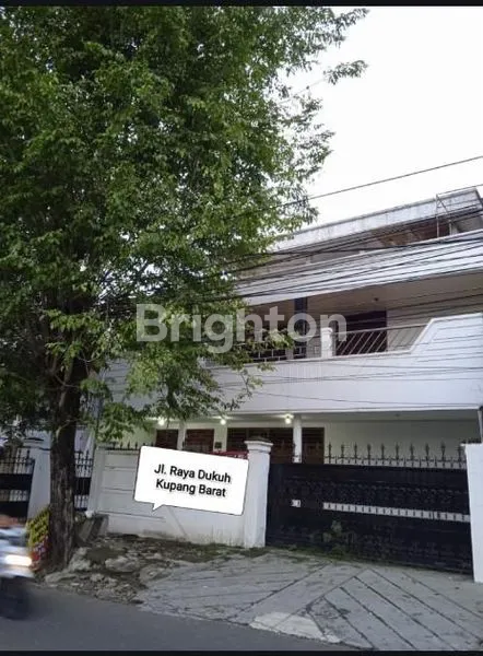 image RUMAH SIAP HUNI LOKASI SANGAT STRATEGIS DAN KOMERSIAL (1)
