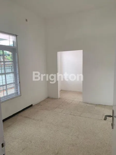 image RUMAH HOEK ROW 2 MOBIL WONOCOLO, SURABAYA (7)