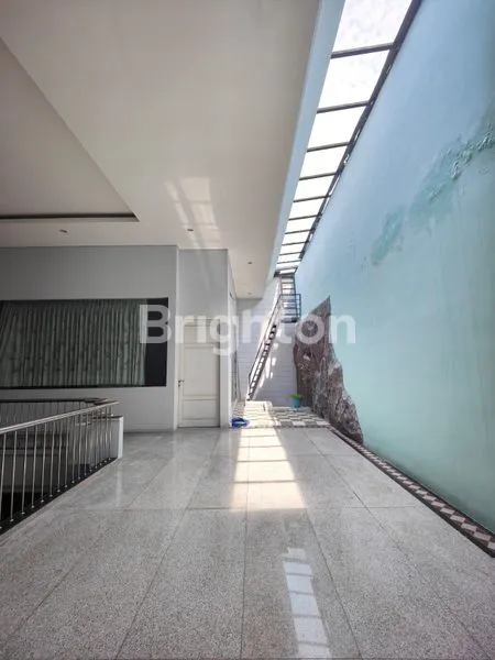 image RUMAH KOKOH 2 LANTAI DHARMAHUSADA PERMAI SELANGKAH KE RAYA MERR DAN GALAXY MALL (7)