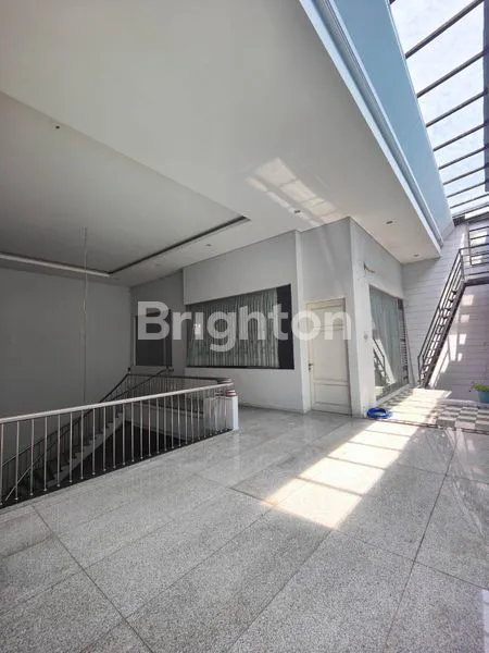 image RUMAH KOKOH 2 LANTAI DHARMAHUSADA PERMAI SELANGKAH KE RAYA MERR DAN GALAXY MALL (4)