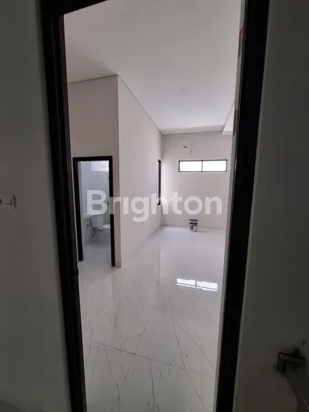 image MINIMALIS GRESS 2LT TENGGILIS SELANGKAH UBAYA (6)