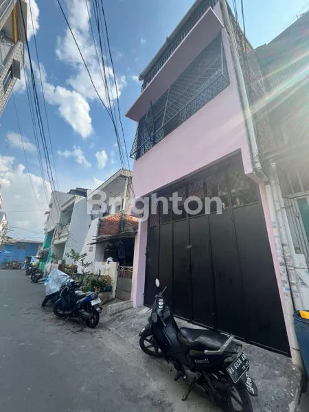 image RUMAH 3LANTAI SIAP HUNI JELAMBAR GROGOL PETAMBURAN JAKARTA BARAT  (2)