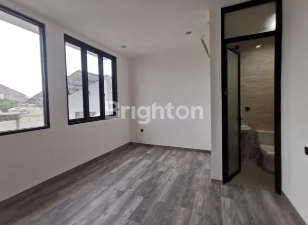 image HUNIAN BARU 2 LANTAI NEW GRESS MINIMALIS MODERN*PONDOK TJANDRA* (4)